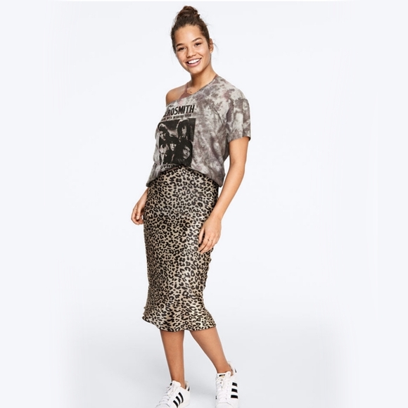 Victoria’s Secret x Knit Riot ✦ Satin Leopard Skirt ✦ Elastic Waist Mini XS NWT - Picture 1 of 13